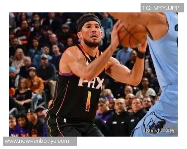 布克末节神勇三分狂飙34分5板10助却难阻球队失利 布克末节神勇三分狂飙34分5板10助却难阻球队失利