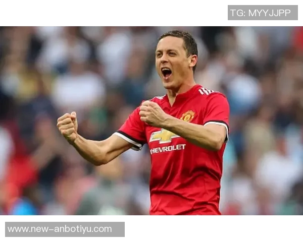 赫迪拉盛赞维蒂尼亚自信表现称其为巴黎中场的节拍器 赫迪拉盛赞维蒂尼亚自信表现称其为巴黎中场的节拍器