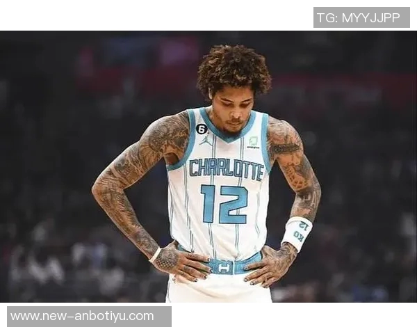 乌布雷半场表现全面贡献12分5板2助2断1帽展现全能实力