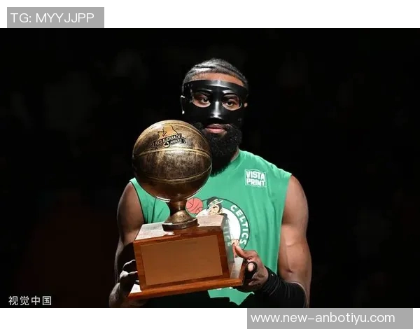 杰伦布朗狂砍42分展现超强火力次节独得18分助球队逆转局势