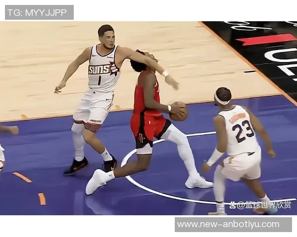 布克谈古德温篮板技巧我和狄龙对此进行了深入讨论 布克谈古德温篮板技巧我和狄龙对此进行了深入讨论