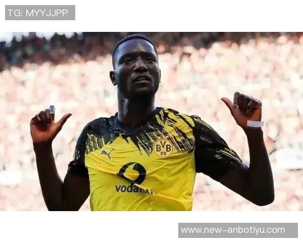 多特前锋吉拉西不满被换下拒绝与教练握手引发热议